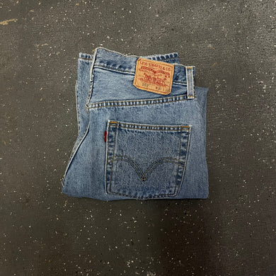 Vintage Levi 501s (size 27